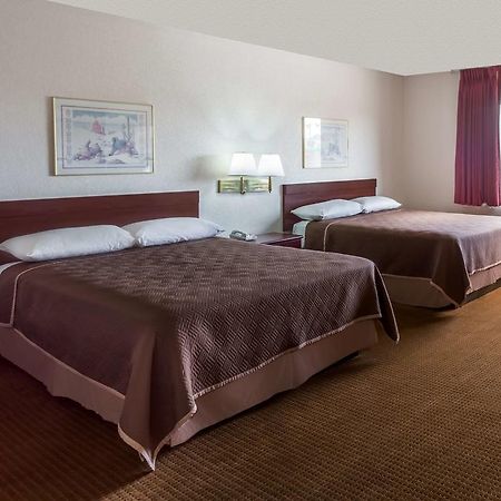 Travelodge By Wyndham Mesa Exterior photo