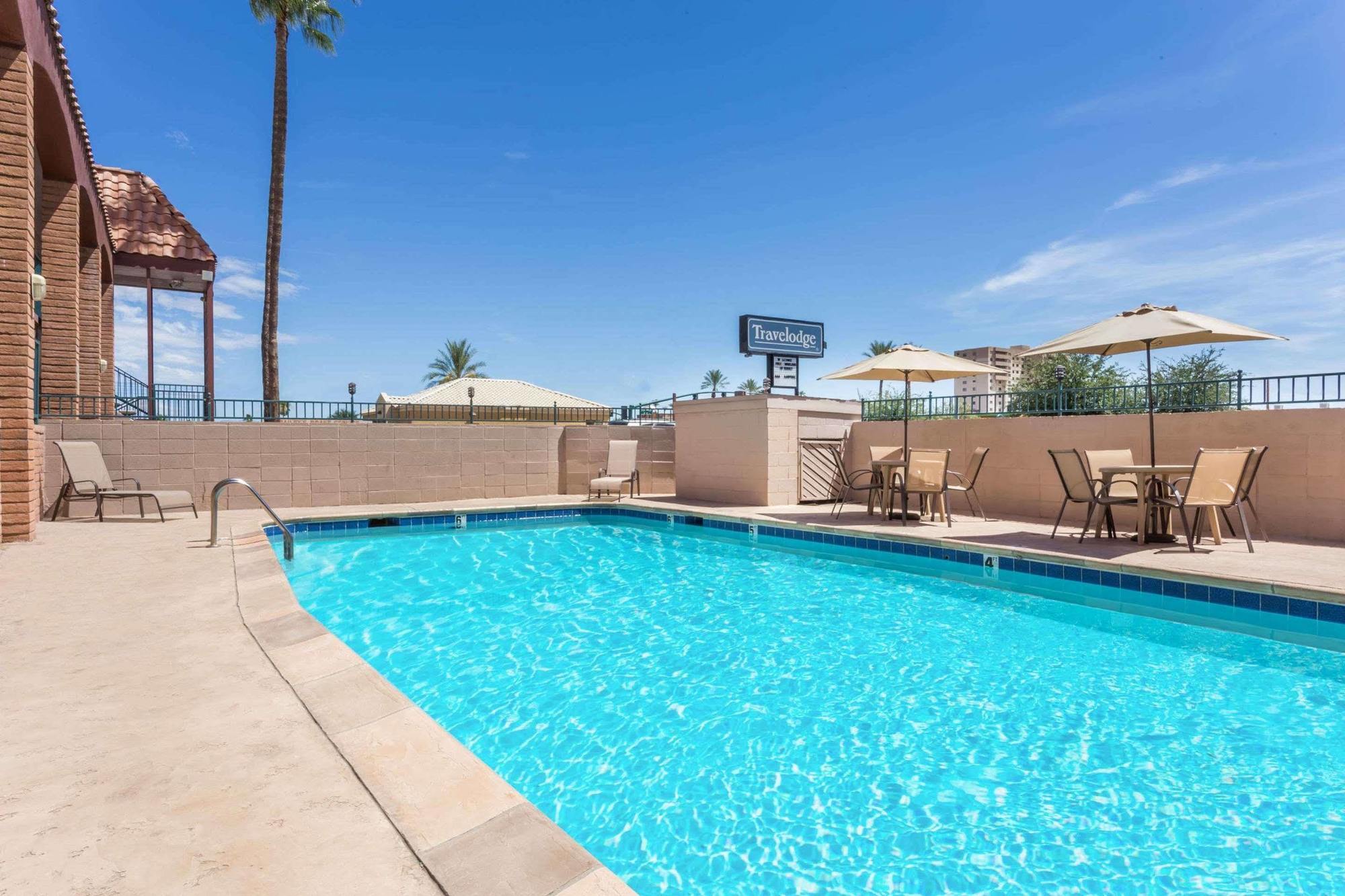 Travelodge By Wyndham Mesa Exterior photo
